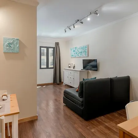 Na Praca By An Island *