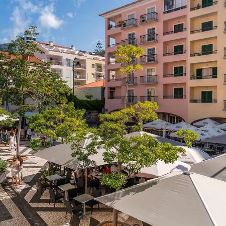 Apartment Na Praca By An Island