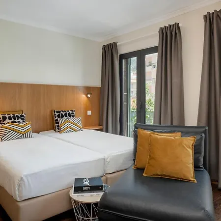 Na Praca By An Island Funchal