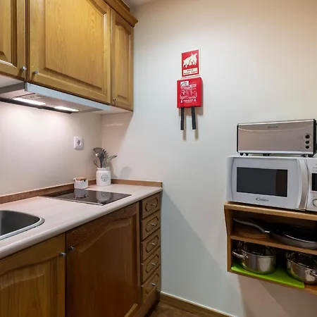 Na Praca By An Island Funchal