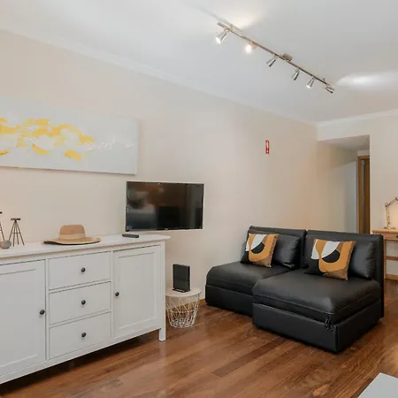 Na Praca By An Island * Funchal (Madeira)