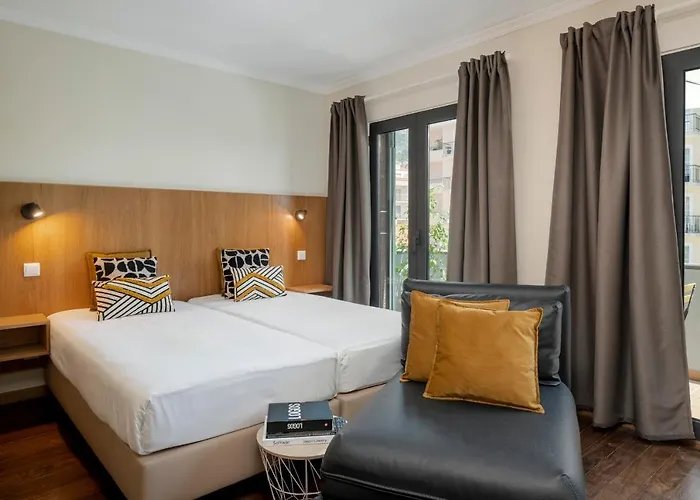 Na Praca By An Island Funchal (Madeira)