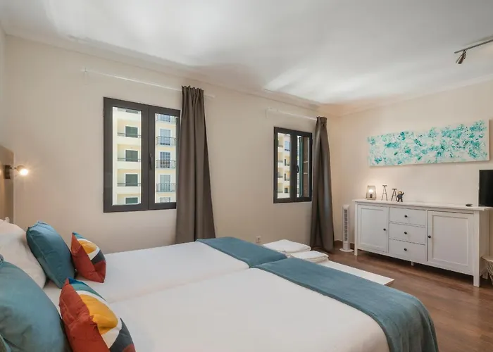 Na Praca By An Island Apartment Funchal (Madeira)