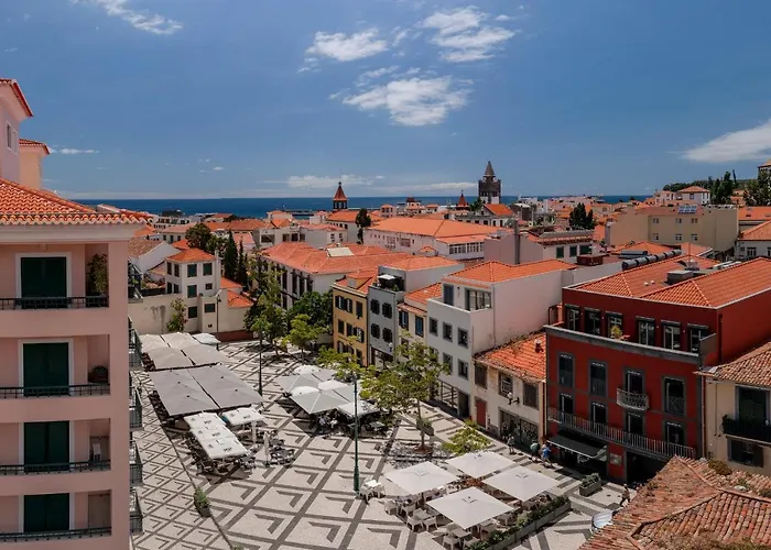 Na Praca By An Island Funchal (Madeira)