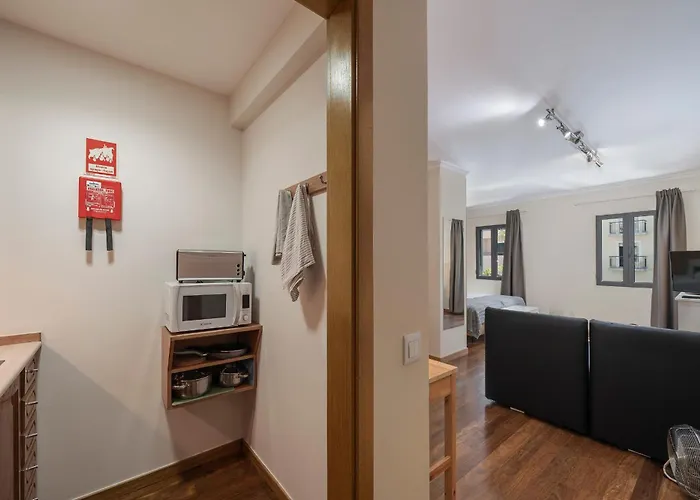 Na Praca By An Island Funchal (Madeira)