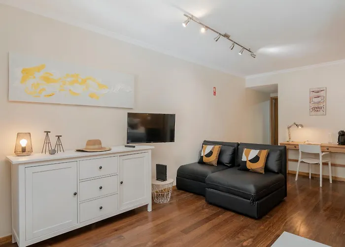 Na Praca By An Island * Funchal (Madeira)